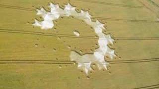 Amazing video of a cropcircle forming as alien ufo Orb flies over field ovni CGI Lightwave 3D [upl. by Asillim]