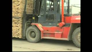 Forklift Training  Module 2 Stability Spanish [upl. by Sirad]