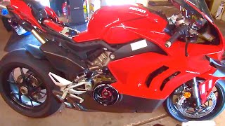 2021 Ducati Panigale V4 Termignoni 4 USCITE Exhaust installation amp upgrades [upl. by Hnamik881]