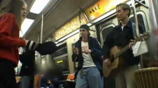 Avril singing in a subway rare [upl. by Vashtia]