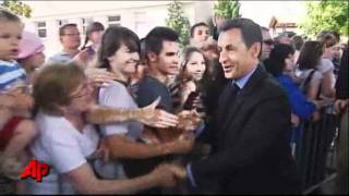 Raw Video Man Yanks Sarkozy by Shoulder [upl. by Scornik]