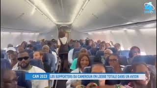 Les influenceurssupporters camerounais font le show dans lavion en direction de la Côte dIvoire [upl. by Arick]