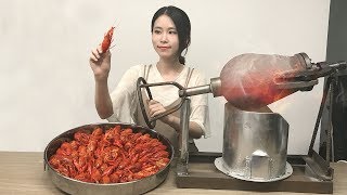 E19 Cooking crayfish with popcorn popper Boom Sichuan style crayfish at your service  Ms Yeah [upl. by Daniyal]