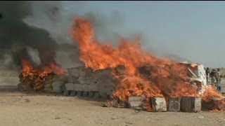 Pakistan autorità doganali distruggono 5000 Kg di hashish [upl. by Jehiah747]