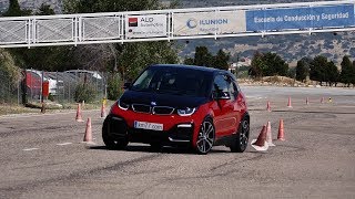 BMW i3s 2018  Maniobra de esquiva moose test y eslalon  km77com [upl. by Rocca385]