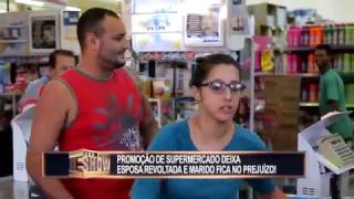 Promoção ousada vira quebra pau entre casais no supermercado [upl. by Cost]