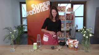 Superfood Energie Smoothie [upl. by Guglielmo]