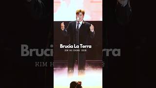 김호중 대형무대 갑 테너 누규⁉️ 어메이징😱 Brucia La Terra🎵 shorts [upl. by Valene]