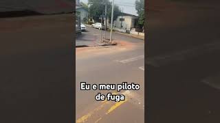 Quem é seu piloto de fuga pilotodefuga pilotando moto [upl. by Hasina18]