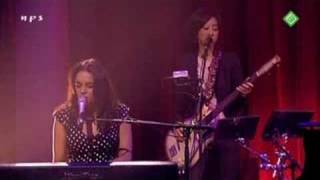 09 Norah Jones  Rosies lullaby live in Amsterdam [upl. by Drice]