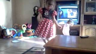 Footloose Lolmp4 Cutie dancing little girls to Footloose song [upl. by Vange]