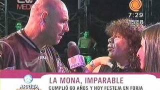 Canal12ArribaCordoba120110112La Mona y la Mole Moli cantando [upl. by Wenonah828]