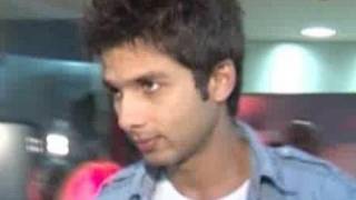 Shahid Kapoor amp Priyanka Chopra avoid each other [upl. by Sucy776]