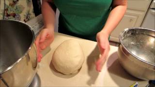 Living in the Kitchen Yeast Rolls [upl. by Mor]