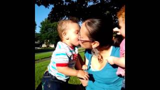 Julisa sings  Twins give kisses [upl. by Giuliana]