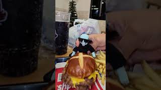 😡 MARCIANITO se COME mi HAMBURGUESA 🍔 shorts hamburguesa wendys funny shorts cute viral [upl. by Oad314]