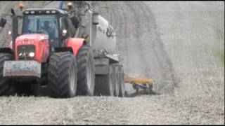 Épandage de lisier manure spreading 2011 with Massey ferguson 8470 [upl. by Lyrrad]