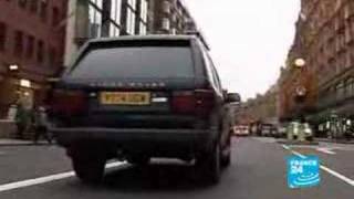 FRANCE24FRReportage Londres les pollueurs payent [upl. by Akcimat101]