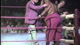 Abdullah the Butcher vs Bruiser Brody WCCW 8486 Part 1 [upl. by Ikey]