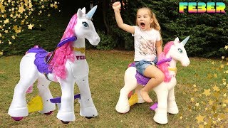 Ellie chevauche une licorne électrique  Poney pour enfant  Electric Unicorn  FEBER FAMOSA [upl. by Martyn269]