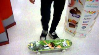 Tutorial de como hacer un ollie en un supermercado y con una patineta de ben 10♥ [upl. by Ahtan901]