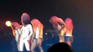 Nicki Minaj Giving Wayne A Lap Dance Nassau Coliseum 327 [upl. by Kelwin]