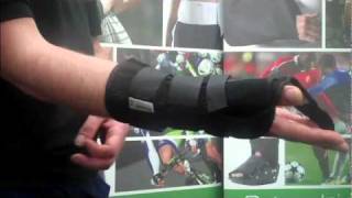 PhysioRoomcom Wrist Brace with Thumb Splint RH025 [upl. by Christy63]