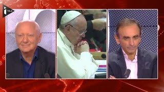 Vatican et homoséxualité  lEglise fait sa révolution familiale [upl. by Eelram]