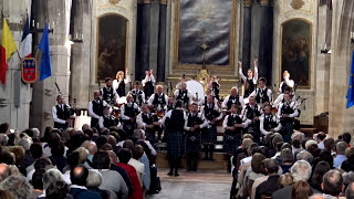 ► Concert du MacKenzie Caledonian Pipe Band lors des 587èmes fêtes de Jeanne dArc Orléans [upl. by Jereme]