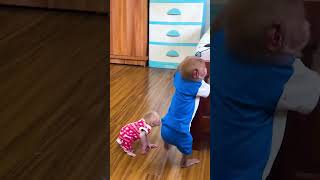 Monkey patiently teaches baby monkey how to climb monkeyshort monkeysmart [upl. by Yneffit883]