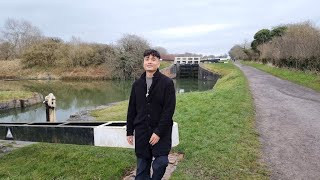 Devizes  Caen Hill Locks  Yakthung Limbu Family [upl. by Aleunam]