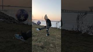 JUGGLING BALL⚽️ON THE EDGE OF A ROCK⛰😱shorts juggle чеканка juggling football soccer messi [upl. by Aisatal]