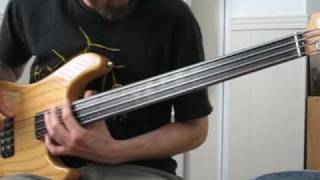 GampL L2000 FRETLESS BASS  Kevin Jones [upl. by Notgnimer]