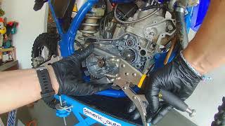 EP3  Yamaha YZ 125  Mudar retentor de cambota  Parte 3 de 3 [upl. by Marcile78]