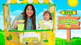 SARAH e ELOAH fingem brincar de VENDEDORA DE LIMONADA  Funny Story for Kids [upl. by Krall]