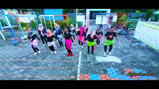 NYONG TOBELO line dance  choreo by Caecilia M Fatruan INA  Beginner  June 2024 [upl. by Brig401]