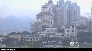 ✫ Sprengung ✫ zweier Wolkenkratzer in China HD 720p Chongqing 1 September 2012 [upl. by Torray702]