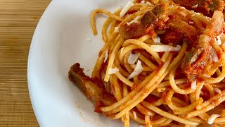 AMATRICIANA RICETTA ORIGINALE con GUANCIALE fatto in casa 😋Spaghetti allAmatriciana senza cipolla [upl. by Vanzant]