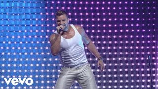 Ricky Martin  Drop It on Me  Lola Lola  La Bomba Medley Live Black amp White Tour [upl. by Amle741]