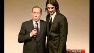 Premiazioni alla festa dei 25 anni di Berlusconi al Milan [upl. by Pepe]