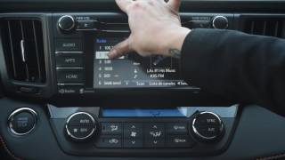 Como configurar sus estaciones de radio en su vehículo toyota con Celeste Huezo [upl. by Kristian736]