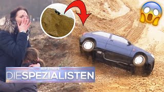 quotScheie der rutschtquot😱 Auto stürzt mitsamt Frau die Kiesgrube hinab 😖  Die Spezialisten  SAT1 [upl. by Nagle]