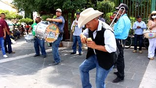 BAILANDO CON TAMBORAZO POR EL JARDIN DE JEREZ ZACATECAS [upl. by Laurella]