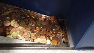 WIR bringen KLEINGELD zur Münzzählmaschine von quotCoinstarquot im REALMarkt [upl. by Olram497]