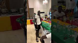 Le discours en wolof de Pape Gueye qui fêtait son anniversaire avec les lions [upl. by Eineeuq]