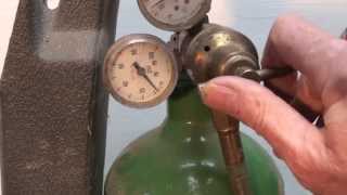 How to set the oxy acetylene regulators [upl. by Aneleh]