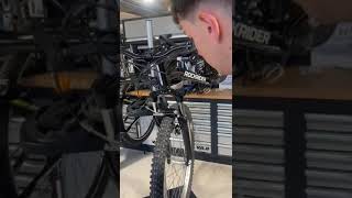 Comment régler un frein vélo avec Ryo de la formation Cycles du Campus 🤩 alternance cycles [upl. by Jdavie23]