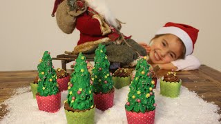 Lebkuchenmuffins mit süßem Tannenbaum   Sallys Welt [upl. by Pris]