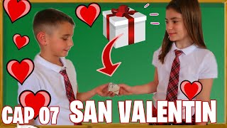 Arantxa recibe un regalo sorpresa por San Valentin  Historias de mi cole CAP 07 [upl. by Anis237]