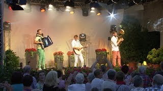 Die Grubertaler  Dem Land Tirol die Treue live  Bad Füssinger Thermen Open Air 2015 [upl. by Maurilia]